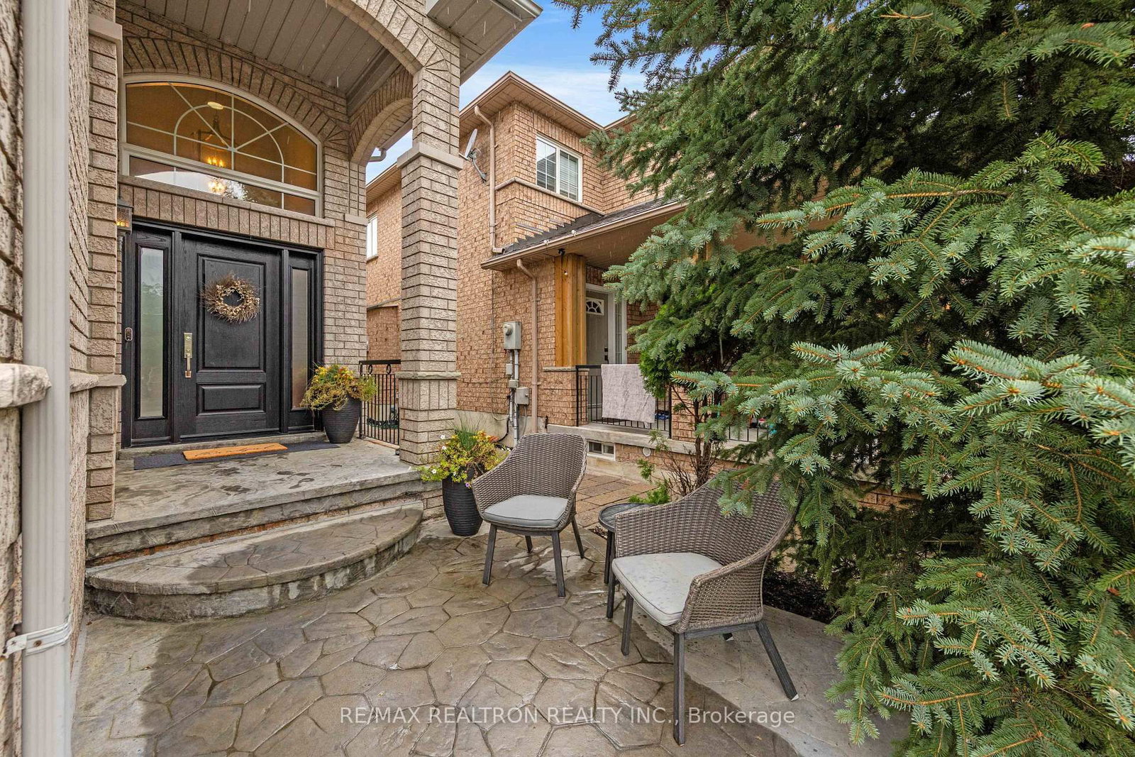 50 Stone Palace Way • Vaughan, ON photo 2
