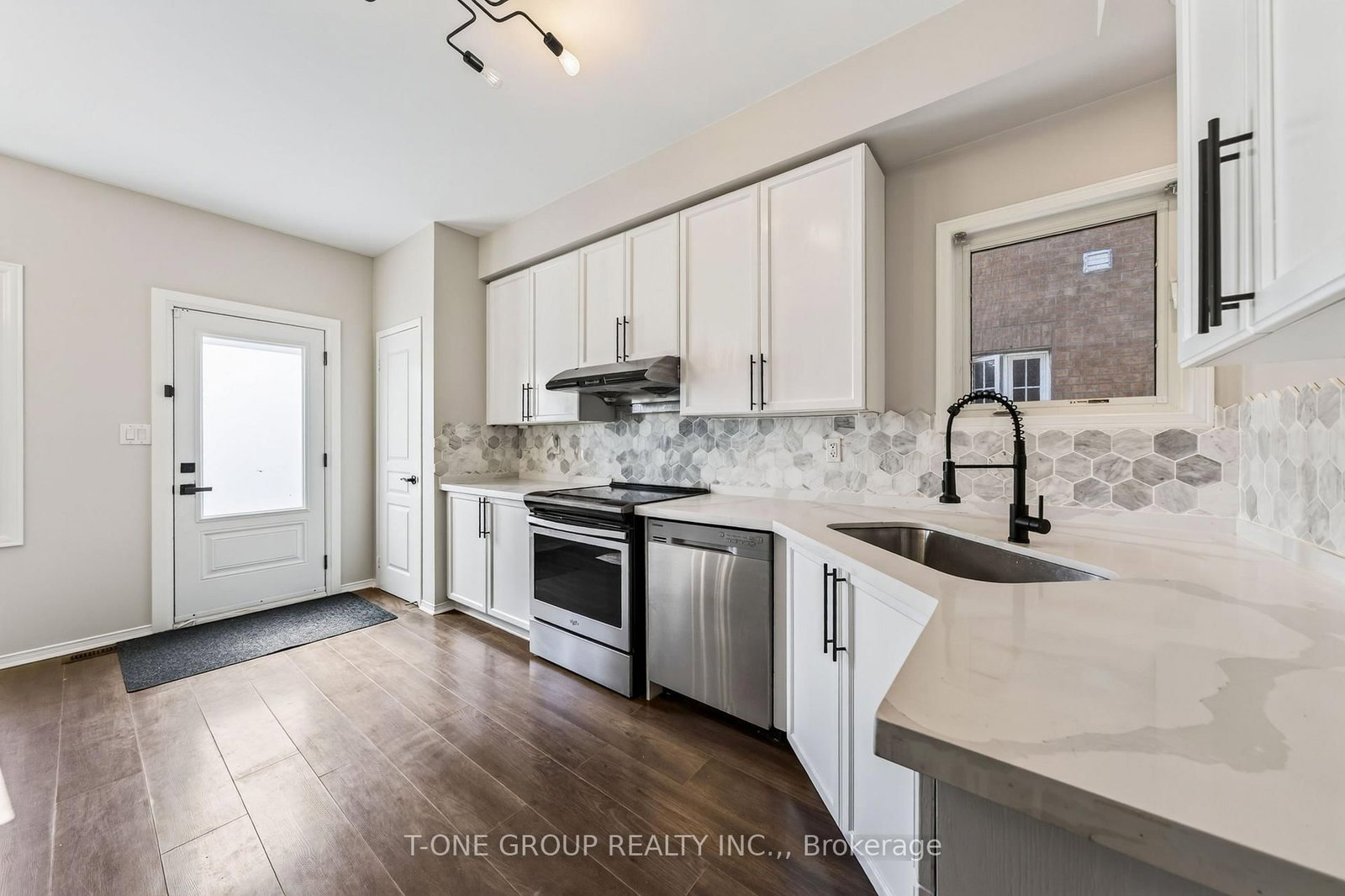 55 Rainbow Valley Crescent • Markham, ON photo 8