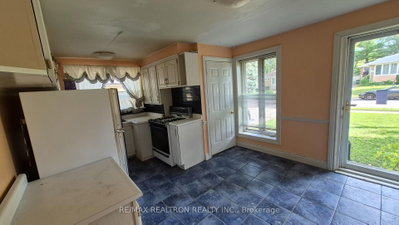 303 Boisdale Avenue • Richmond Hill, ON photo 5