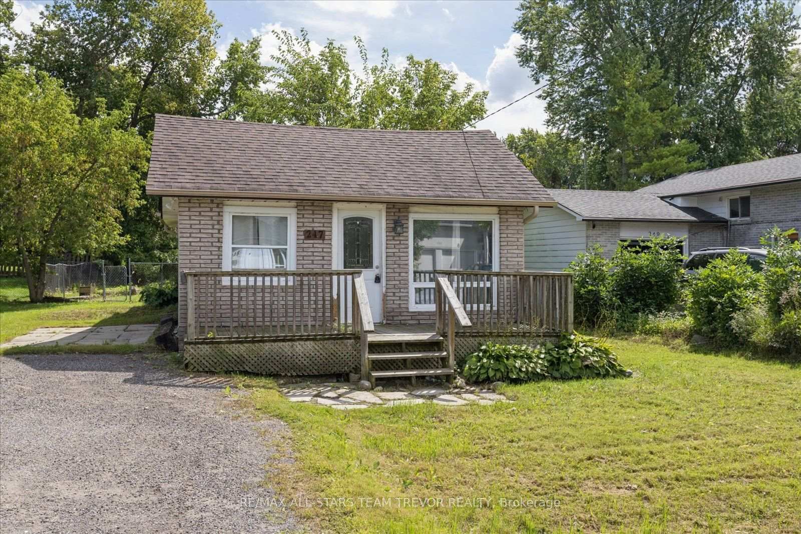 247 Parkway Avenue • Georgina, ON photo 3