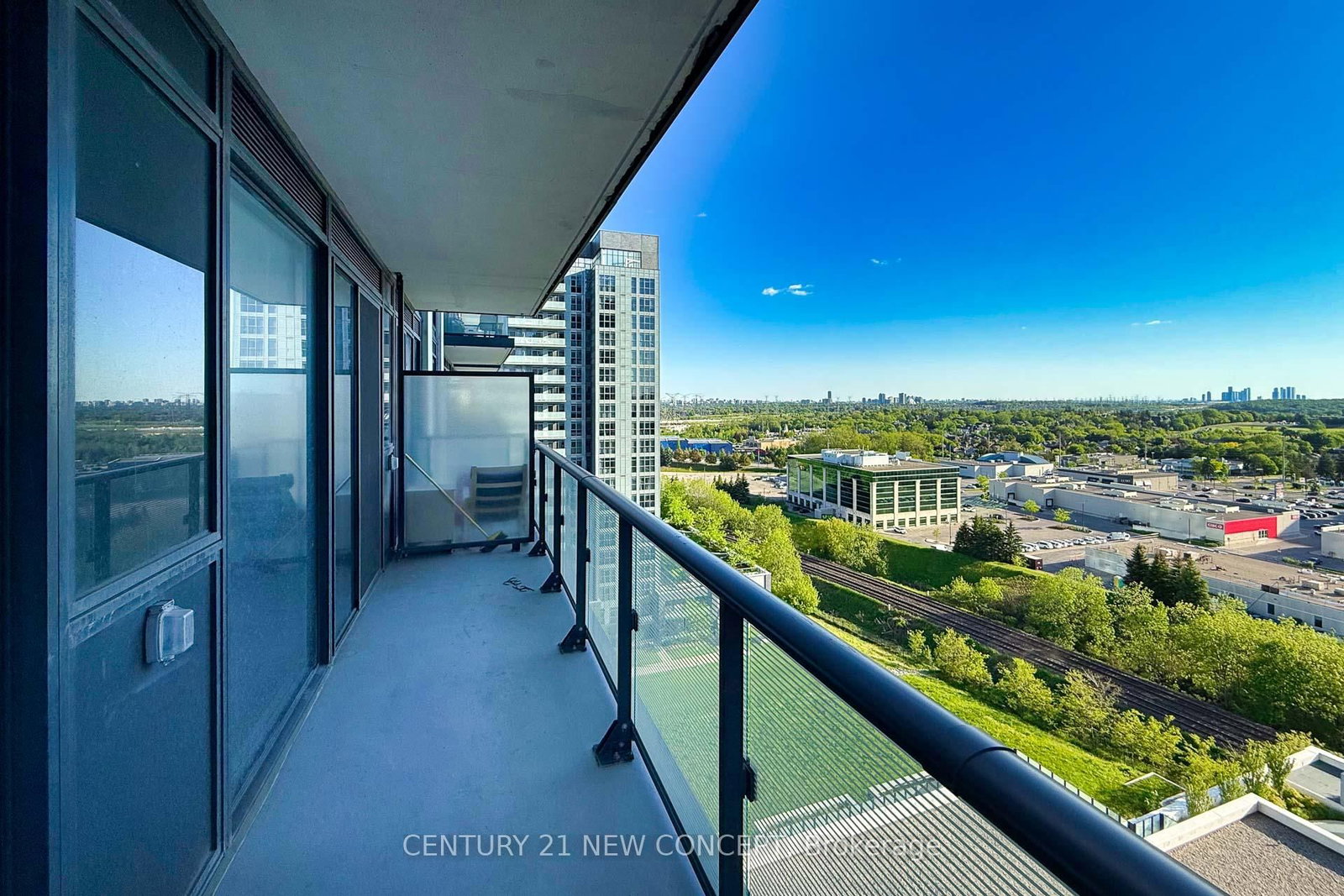 105 Oneida Crescent • #1403 • Richmond Hill, ON photo 29