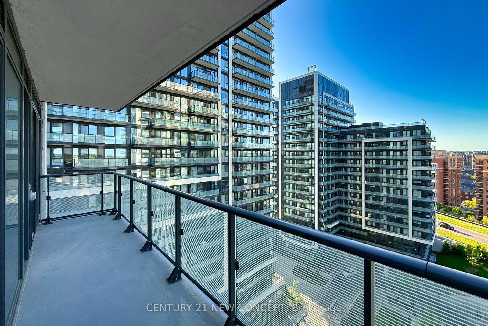 105 Oneida Crescent • #1403 • Richmond Hill, ON photo 35