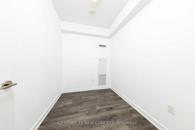 105 Oneida Crescent • #1403 • Richmond Hill, ON photo 8