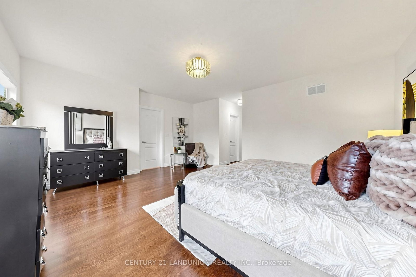 211 Touch Gold Crescent • Aurora, ON photo 30