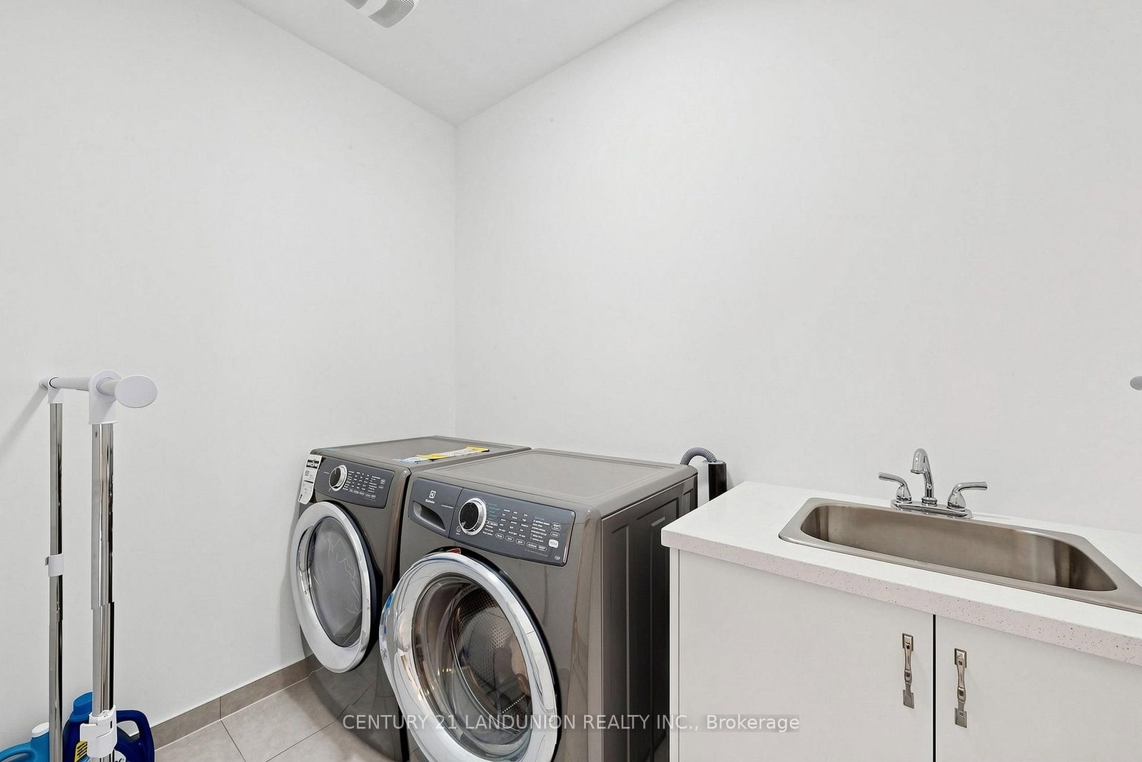 211 Touch Gold Crescent • Aurora, ON photo 44