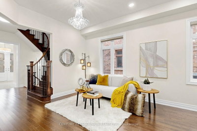 211 Touch Gold Crescent • Aurora, ON photo 8