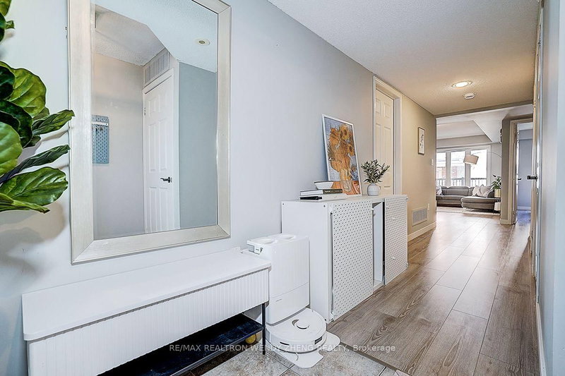 88 Louisbourg Way