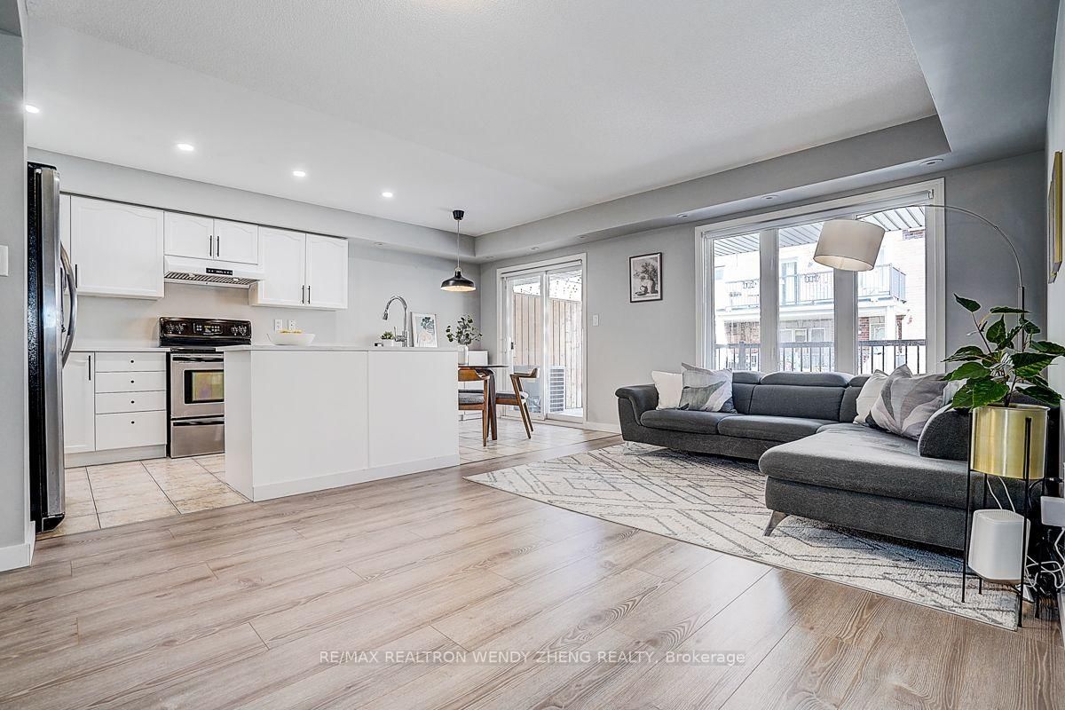 88 Louisbourg Way • Markham, ON photo 4