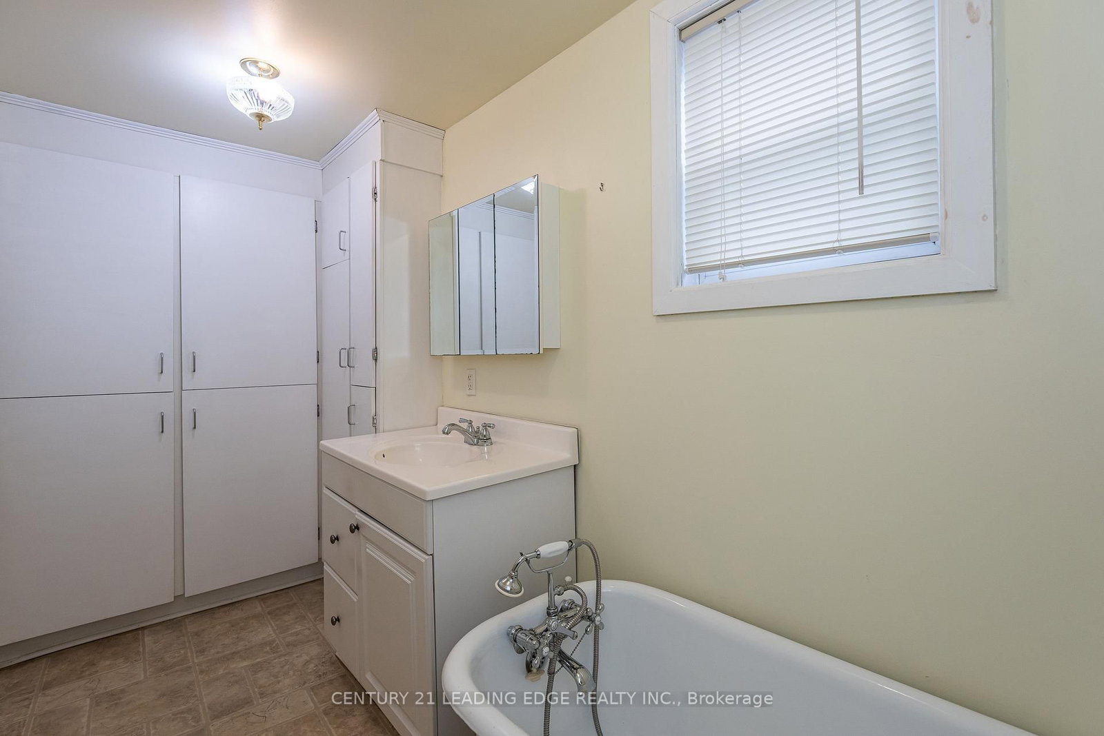 62 North Street • Georgina, ON photo 15