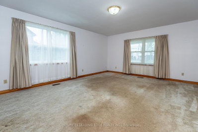 62 North Street • Georgina, ON photo 7