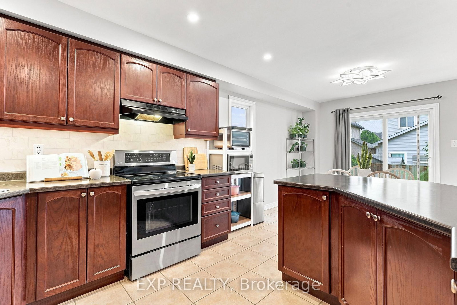 70 Thornlodge Drive • Georgina, ON photo 12
