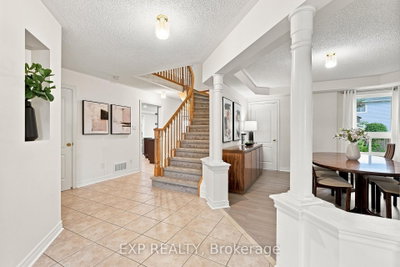70 Thornlodge Drive • Georgina, ON photo 3