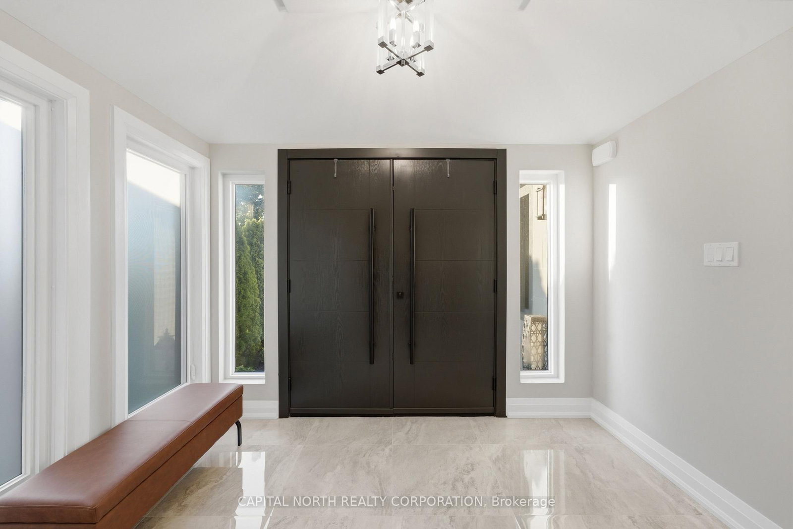 112 Jackman Crescent • Vaughan, ON photo 3