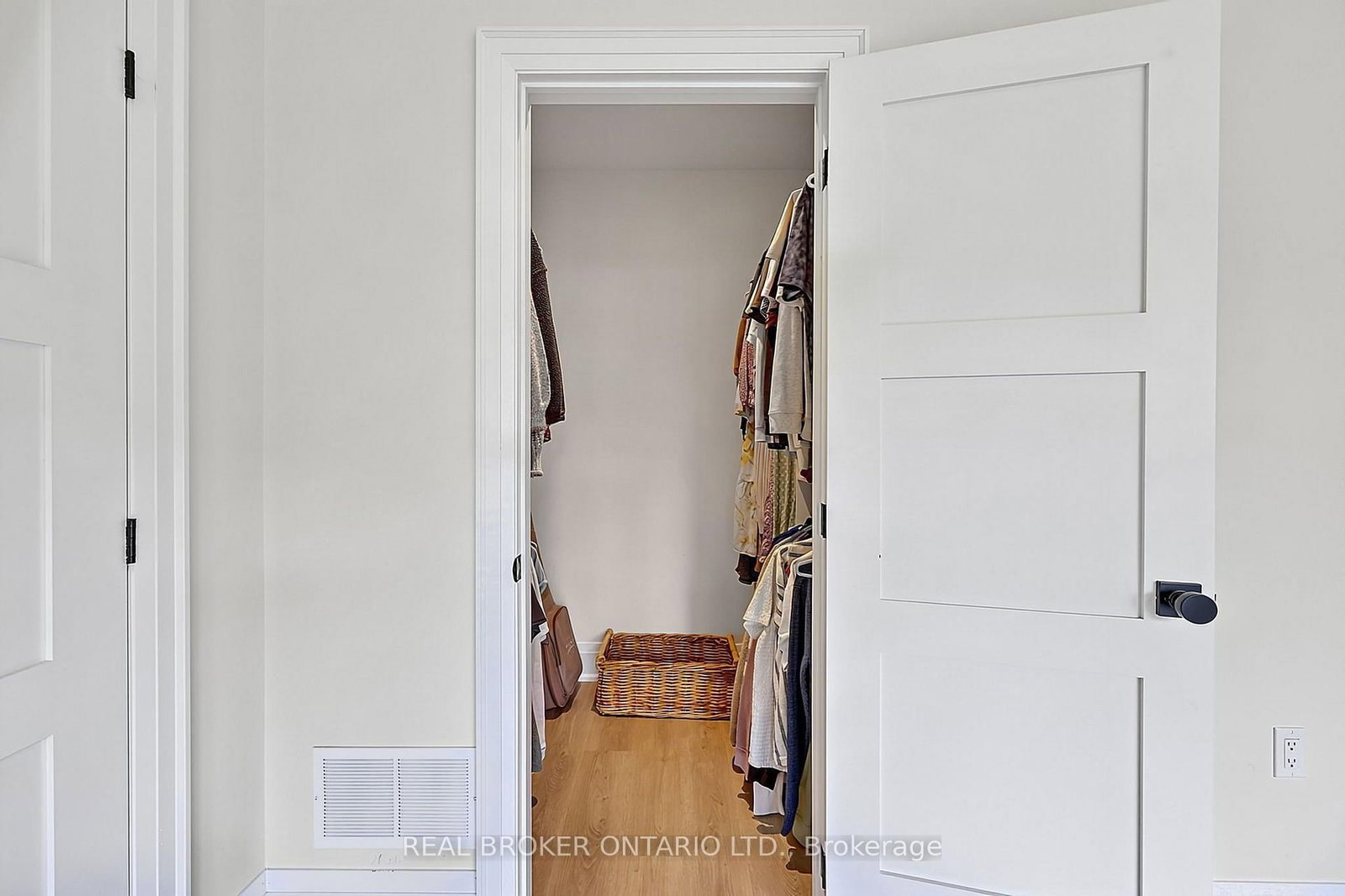 17 Mill Street • East Gwillimbury, ON photo 19