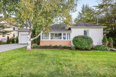 17 Mill Street • East Gwillimbury, ON photo 2