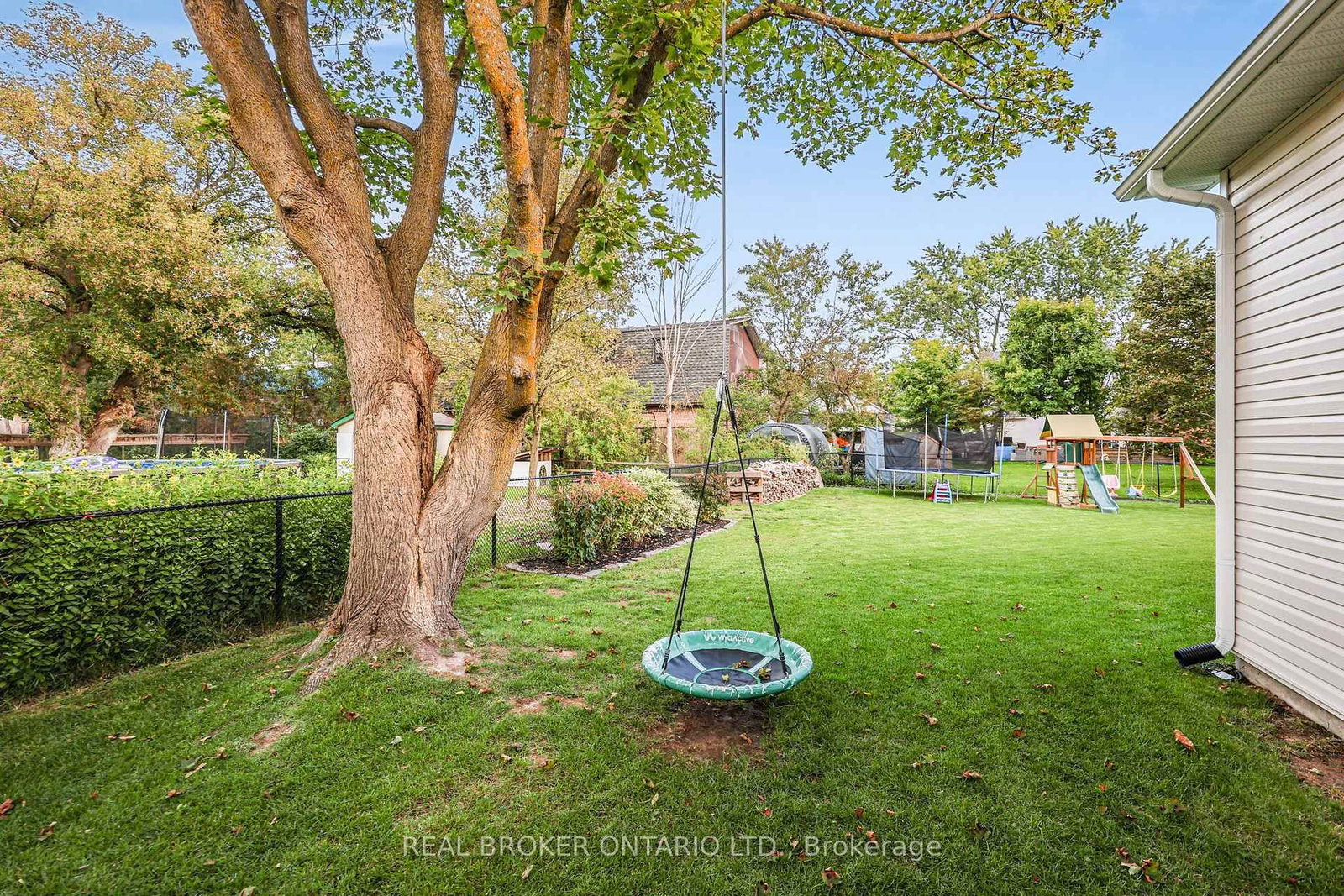 17 Mill Street • East Gwillimbury, ON photo 36