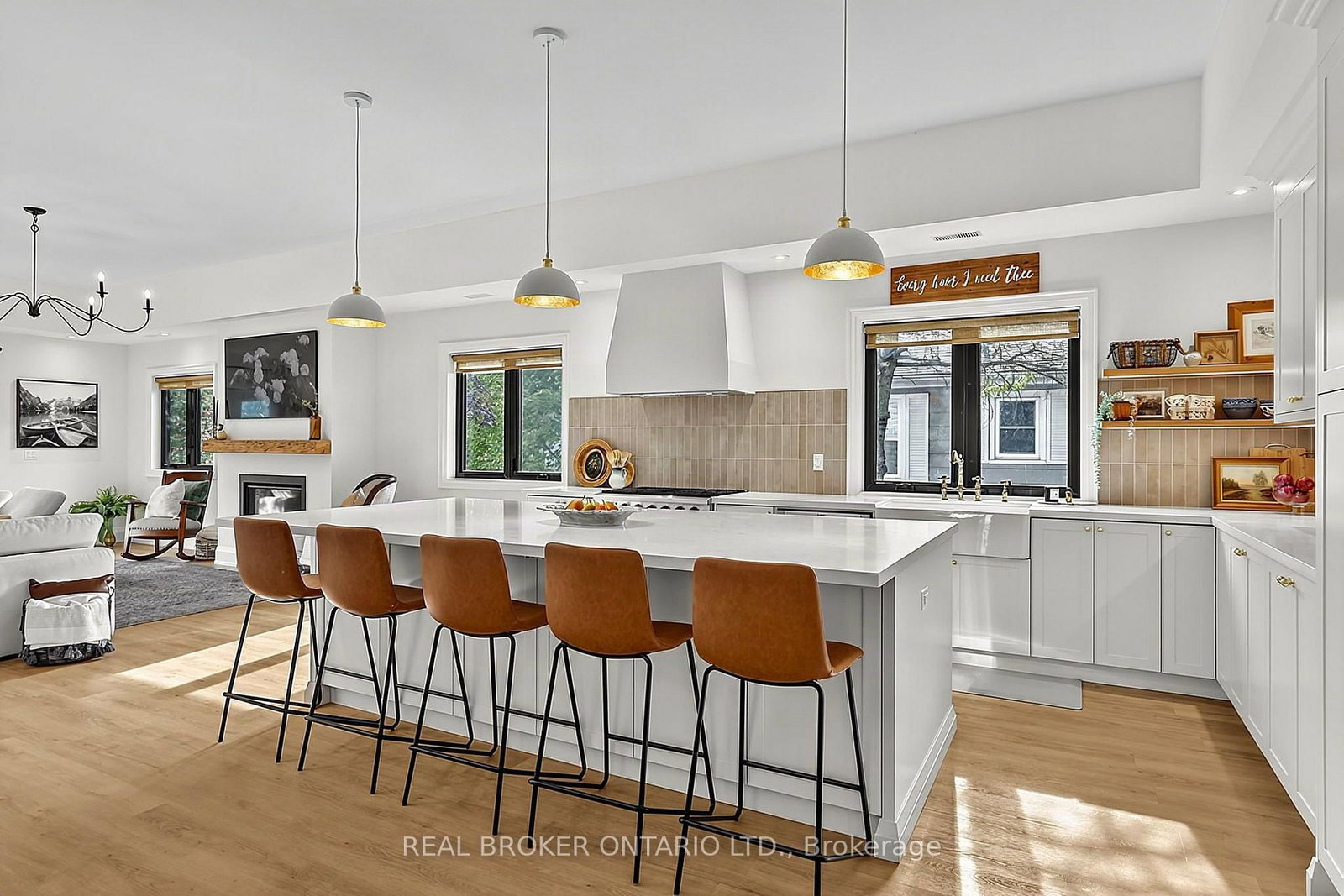 17 Mill Street • East Gwillimbury, ON photo 8