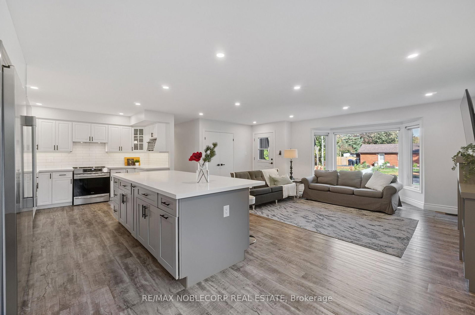 3914 Rosemary Lane • Innisfil, ON photo 4
