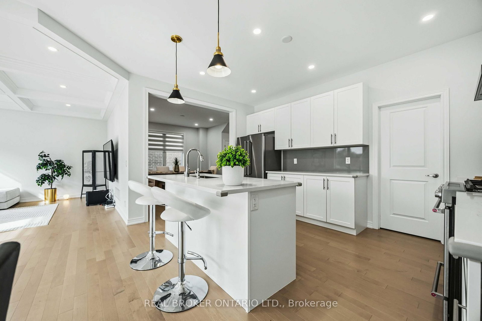 12 Seedling Crescent • Whitchurch-Stouffville, ON photo 11