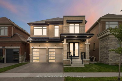 12 Seedling Crescent • Whitchurch-Stouffville, ON photo 2