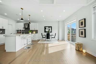 12 Seedling Crescent • Whitchurch-Stouffville, ON photo 8