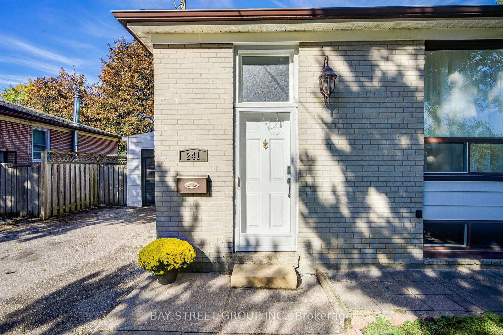 241 Taylor Mills Drive N • Richmond Hill, ON photo 5