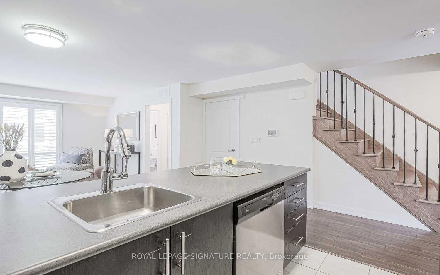 65 Lindcrest Manor • #1110 • Markham, ON photo 12