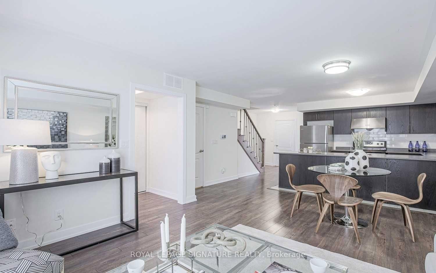65 Lindcrest Manor • #1110 • Markham, ON photo 8