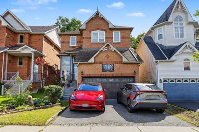 21 English Oak Drive • Richmond Hill, ON photo 2