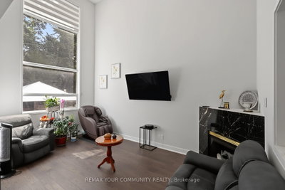 21 English Oak Drive • Richmond Hill, ON photo 6