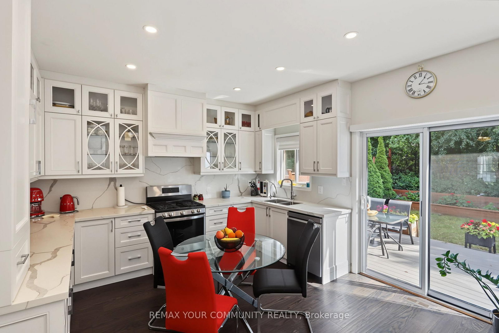 21 English Oak Drive • Richmond Hill, ON photo 8