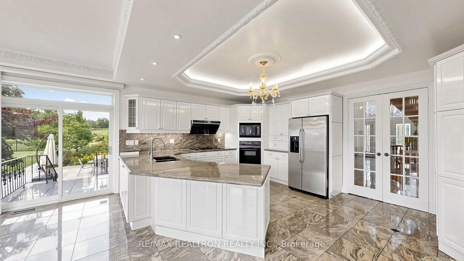 6 Kensington Drive • Richmond Hill, ON photo 12