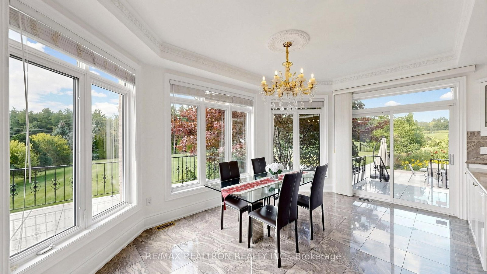 6 Kensington Drive • Richmond Hill, ON photo 13