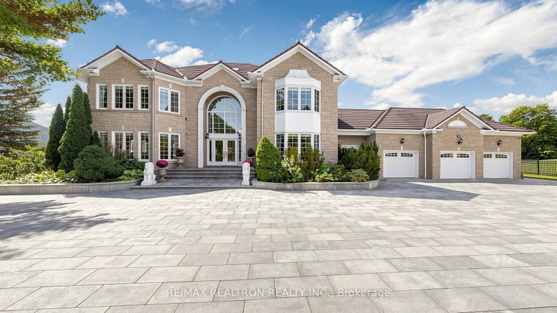 6 Kensington Drive