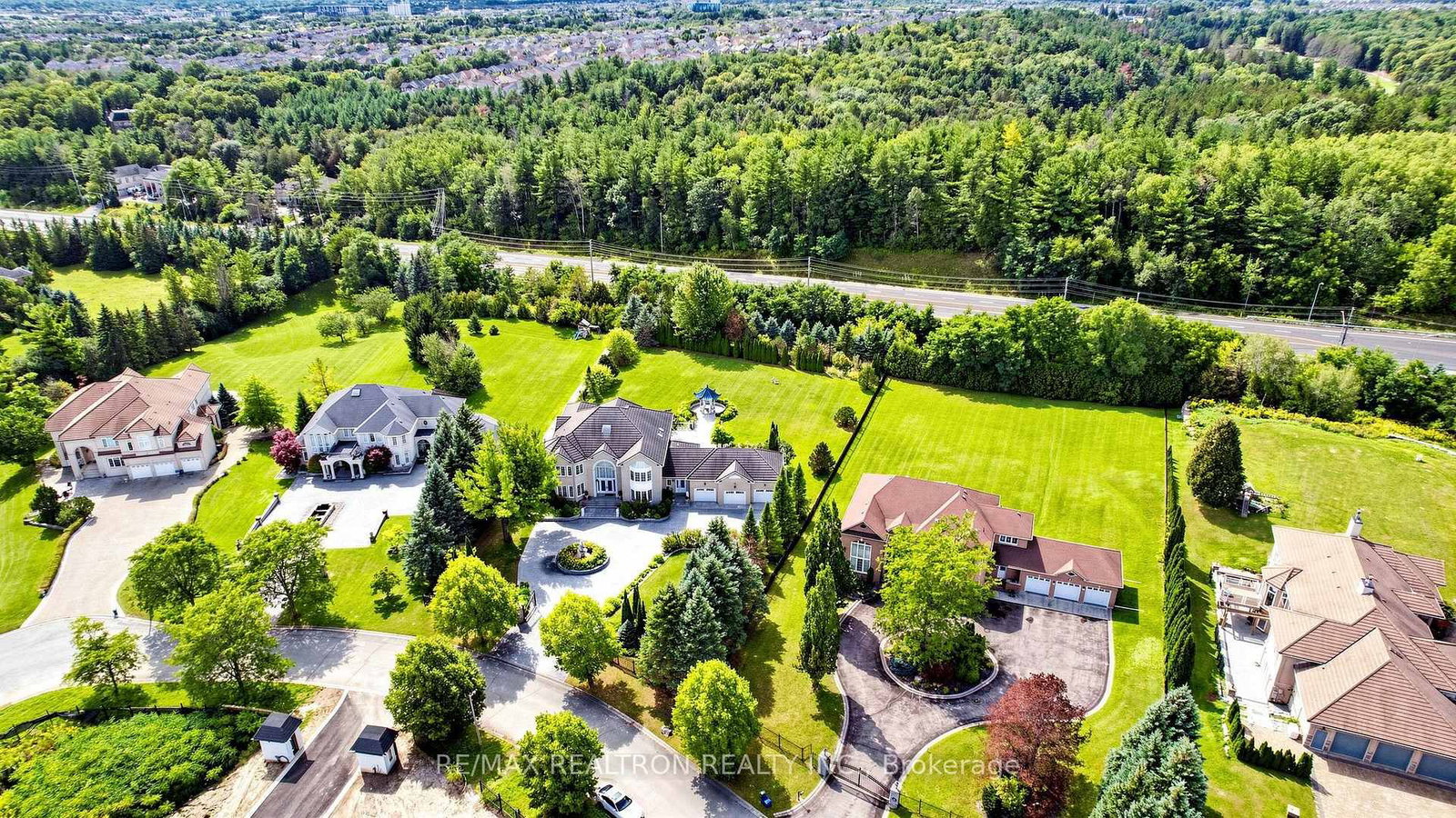 6 Kensington Drive • Richmond Hill, ON photo 33