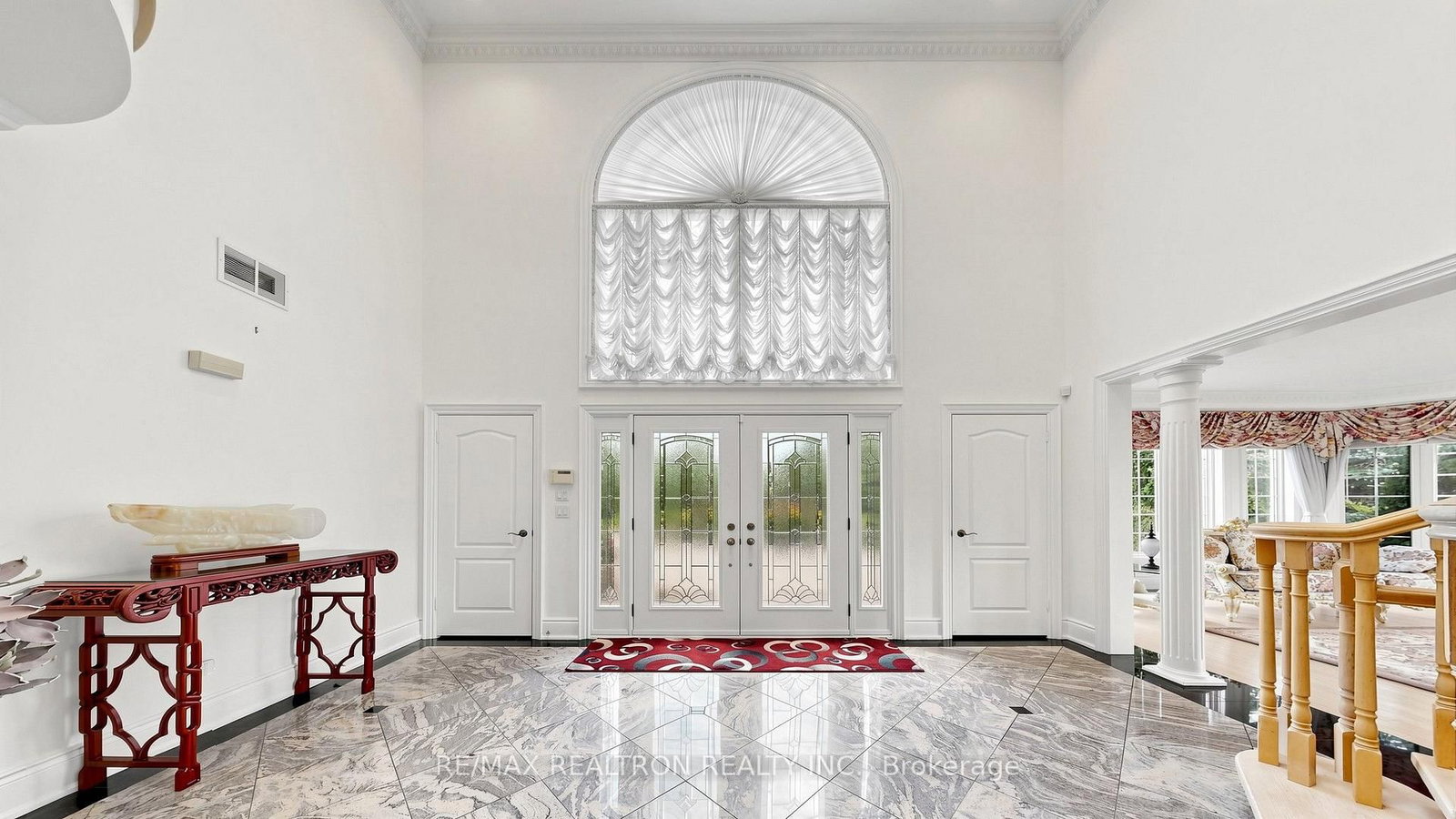 6 Kensington Drive • Richmond Hill, ON photo 8