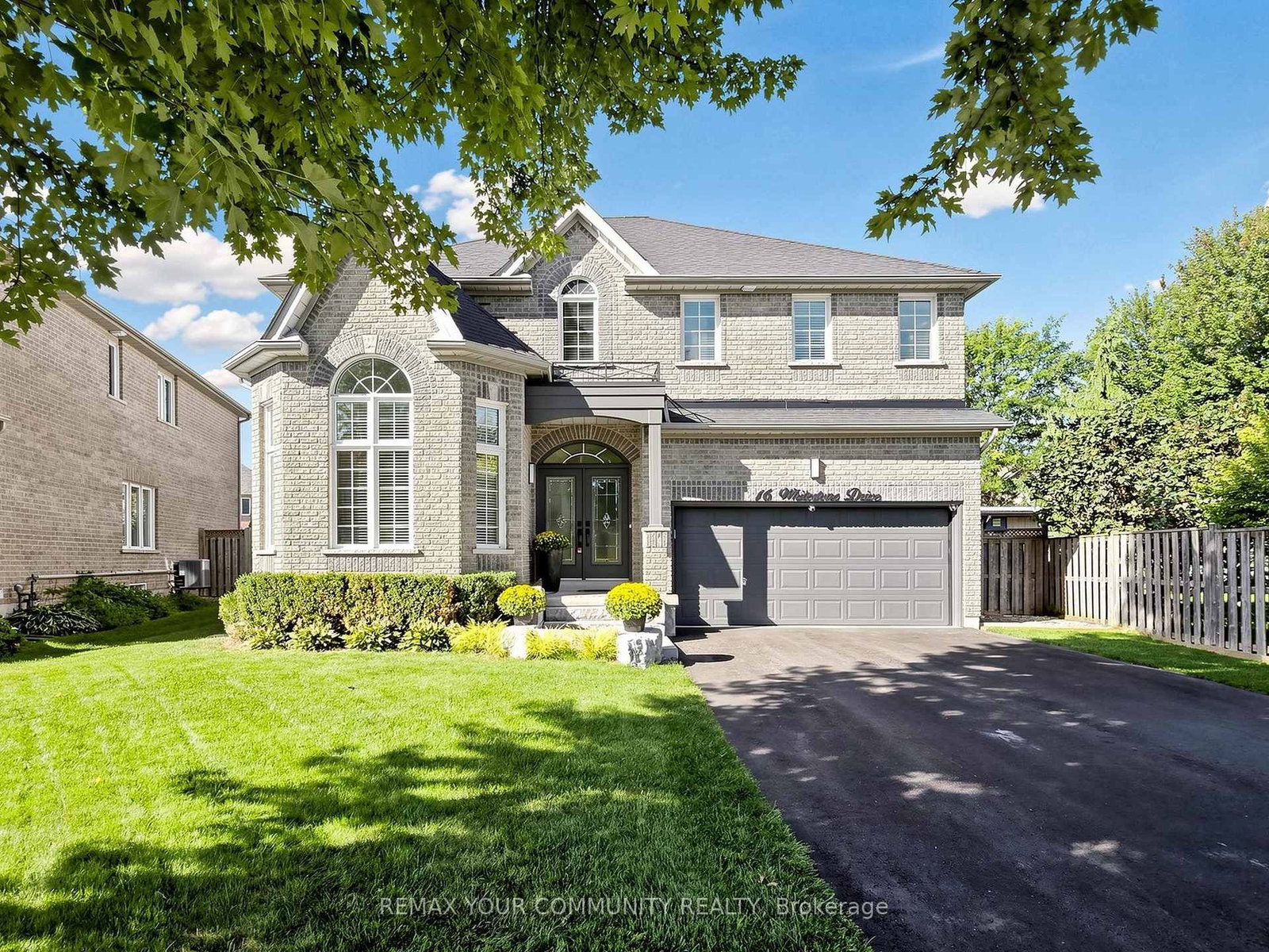 16 Whitestone Drive • Georgina, ON photo 1