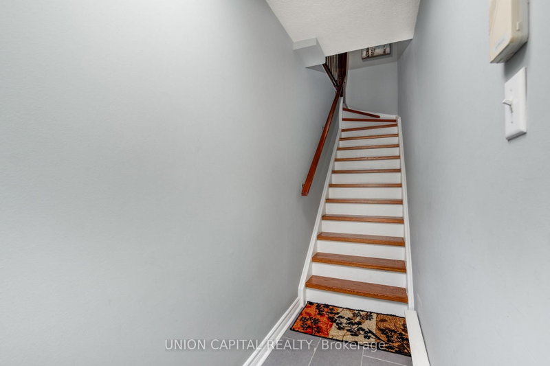 1002 - 75 Weldrick Road E