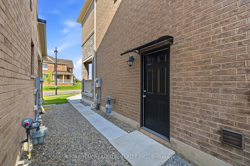 B - 55 Bartram Crescent