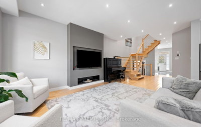 54 Blaydon Lane • Aurora, ON photo 8