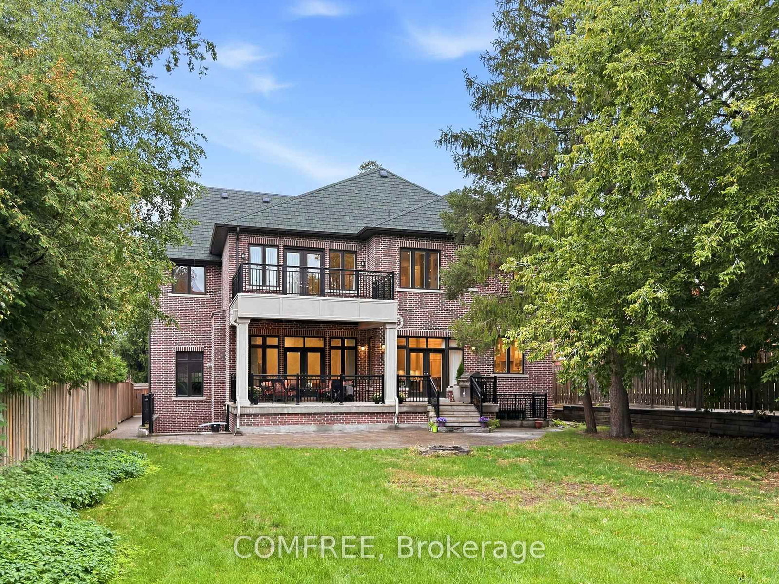 56 May Avenue • Richmond Hill, ON photo 3
