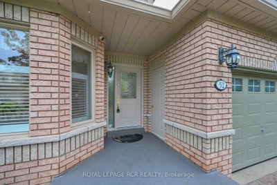 52 Bella Vista Trail • New Tecumseth, ON photo 3