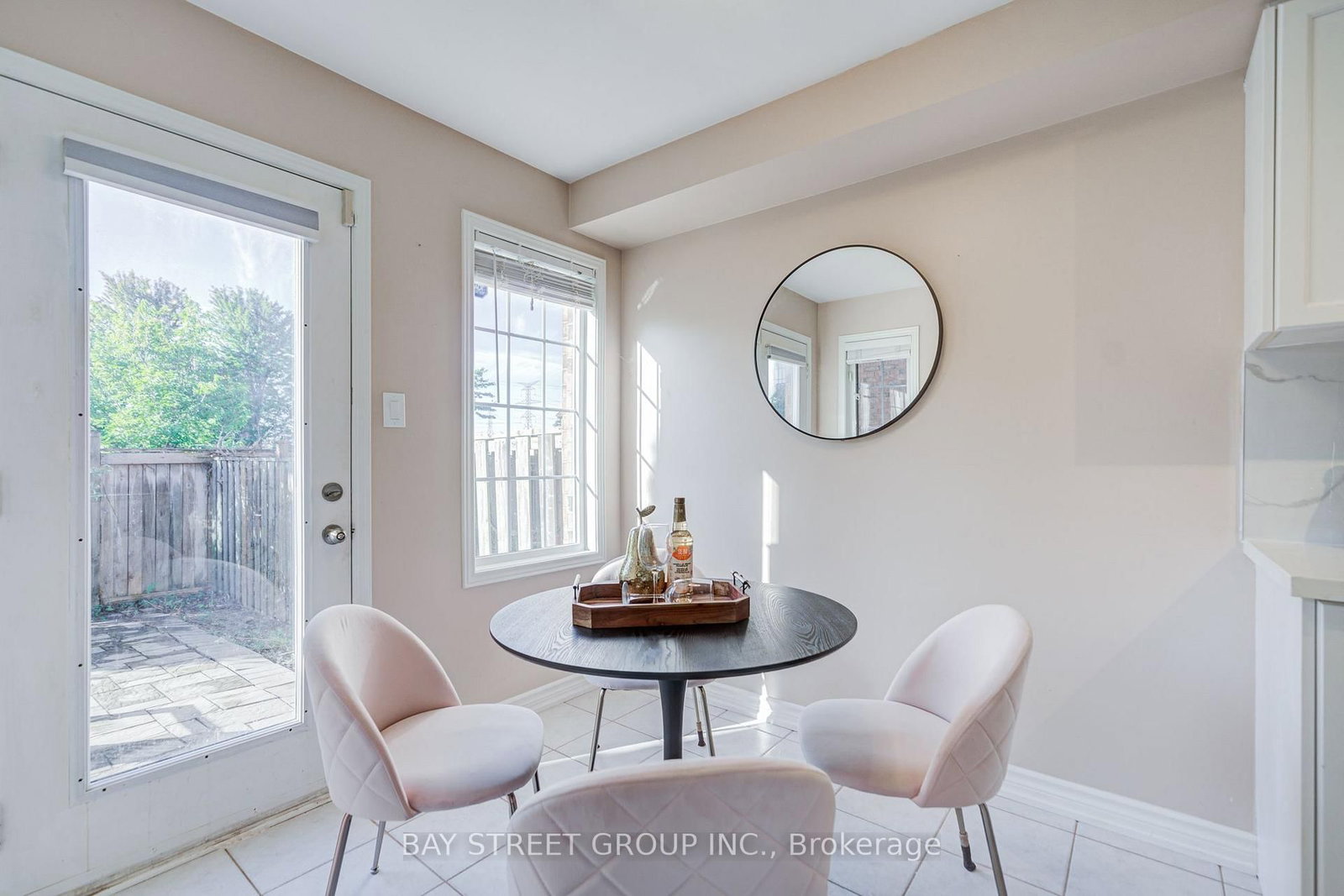 25 Waterton Crescent • Richmond Hill, ON photo 14