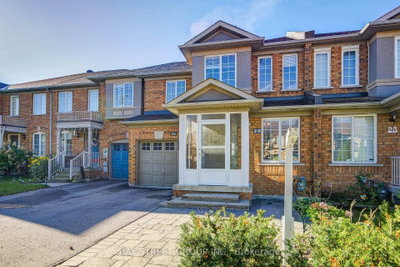 25 Waterton Crescent • Richmond Hill, ON photo 2