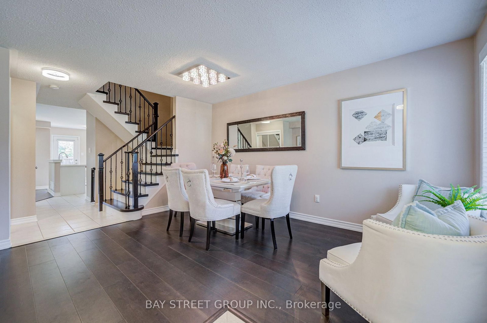25 Waterton Crescent • Richmond Hill, ON photo 5
