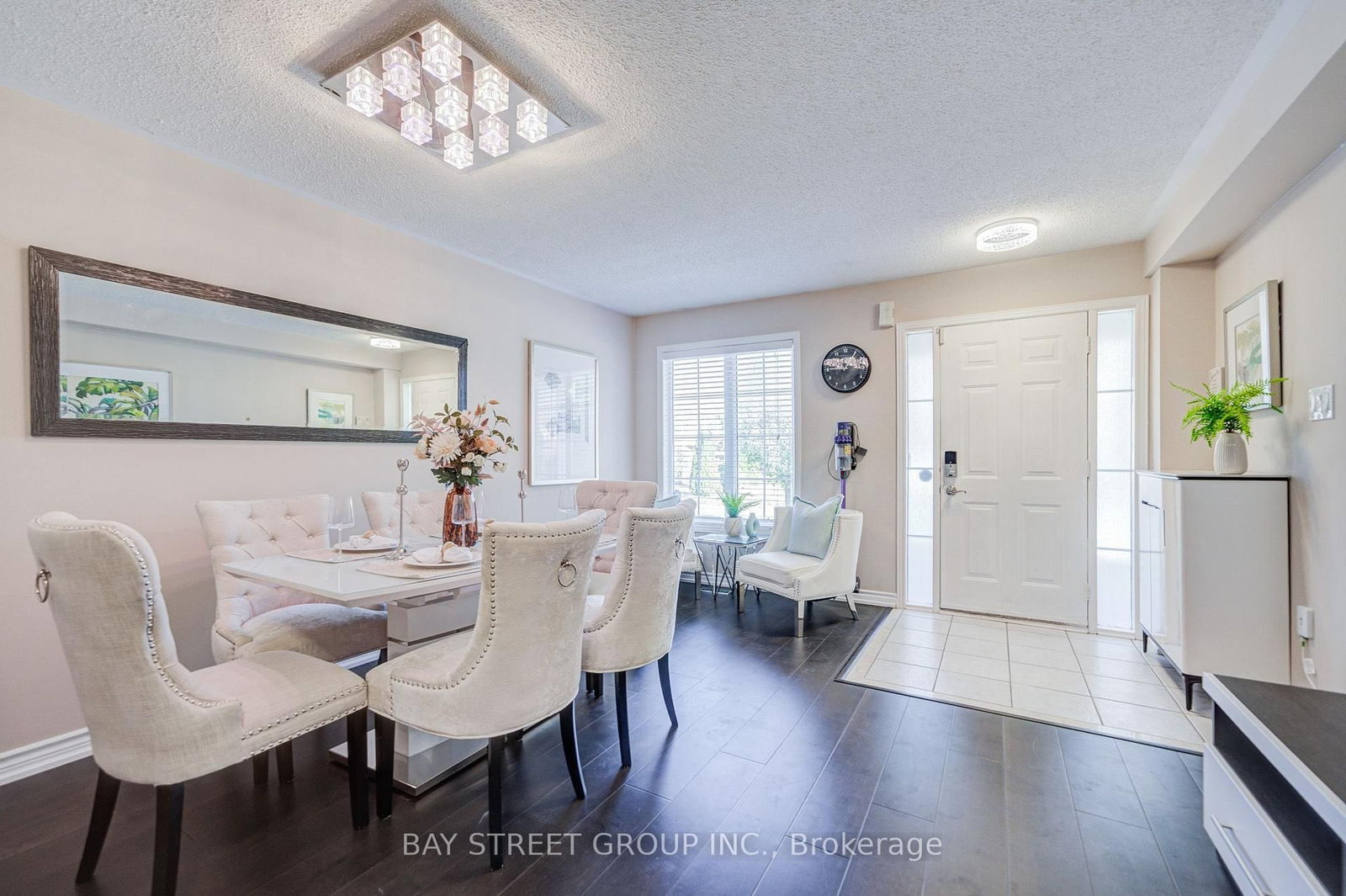 25 Waterton Crescent • Richmond Hill, ON photo 7