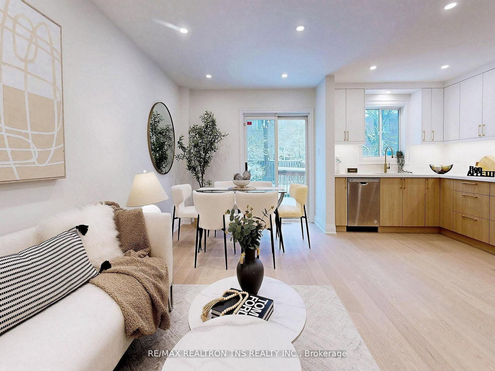 149 Kimono Crescent • Richmond Hill, ON photo 4