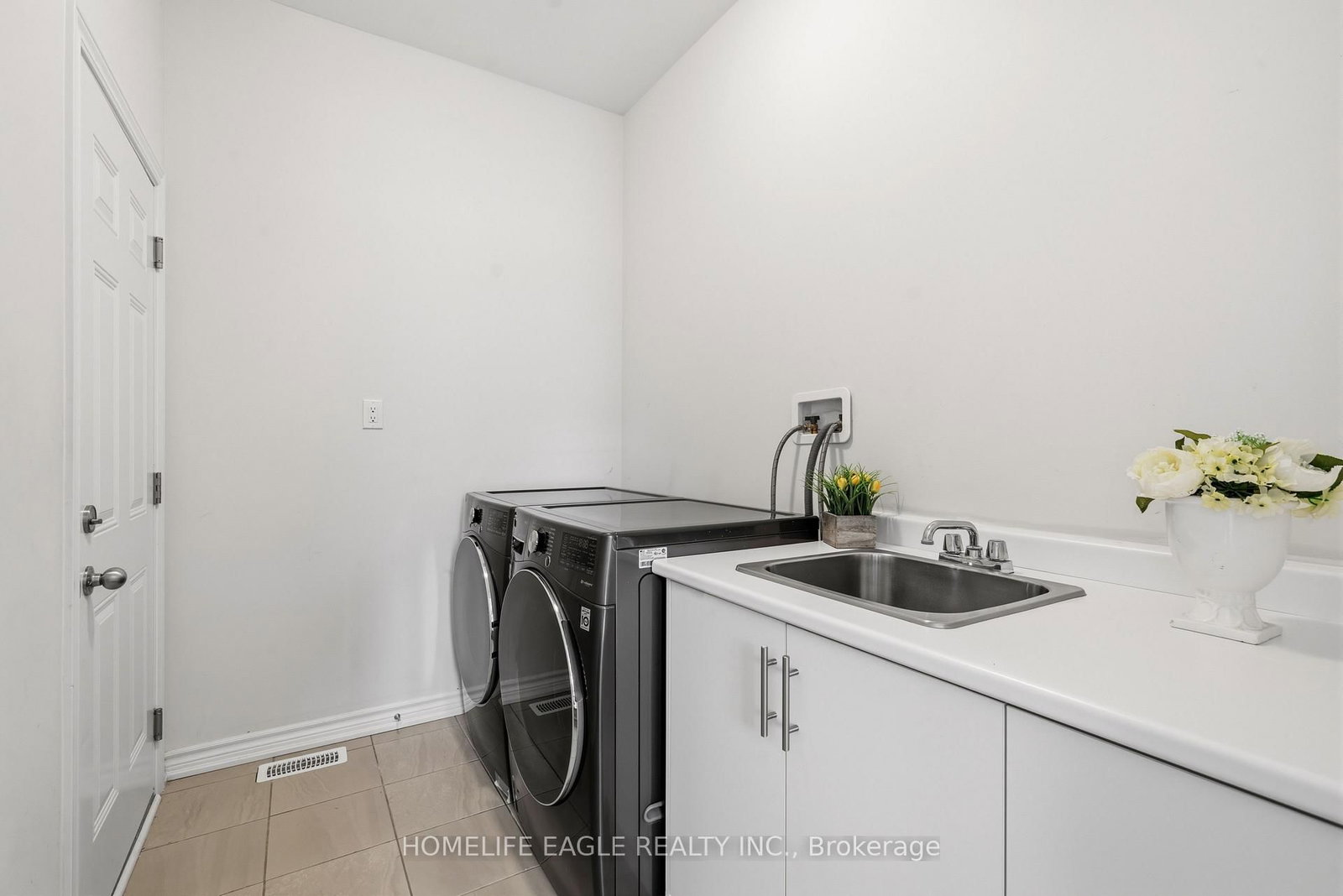 20 Viola Street • East Gwillimbury, ON photo 29