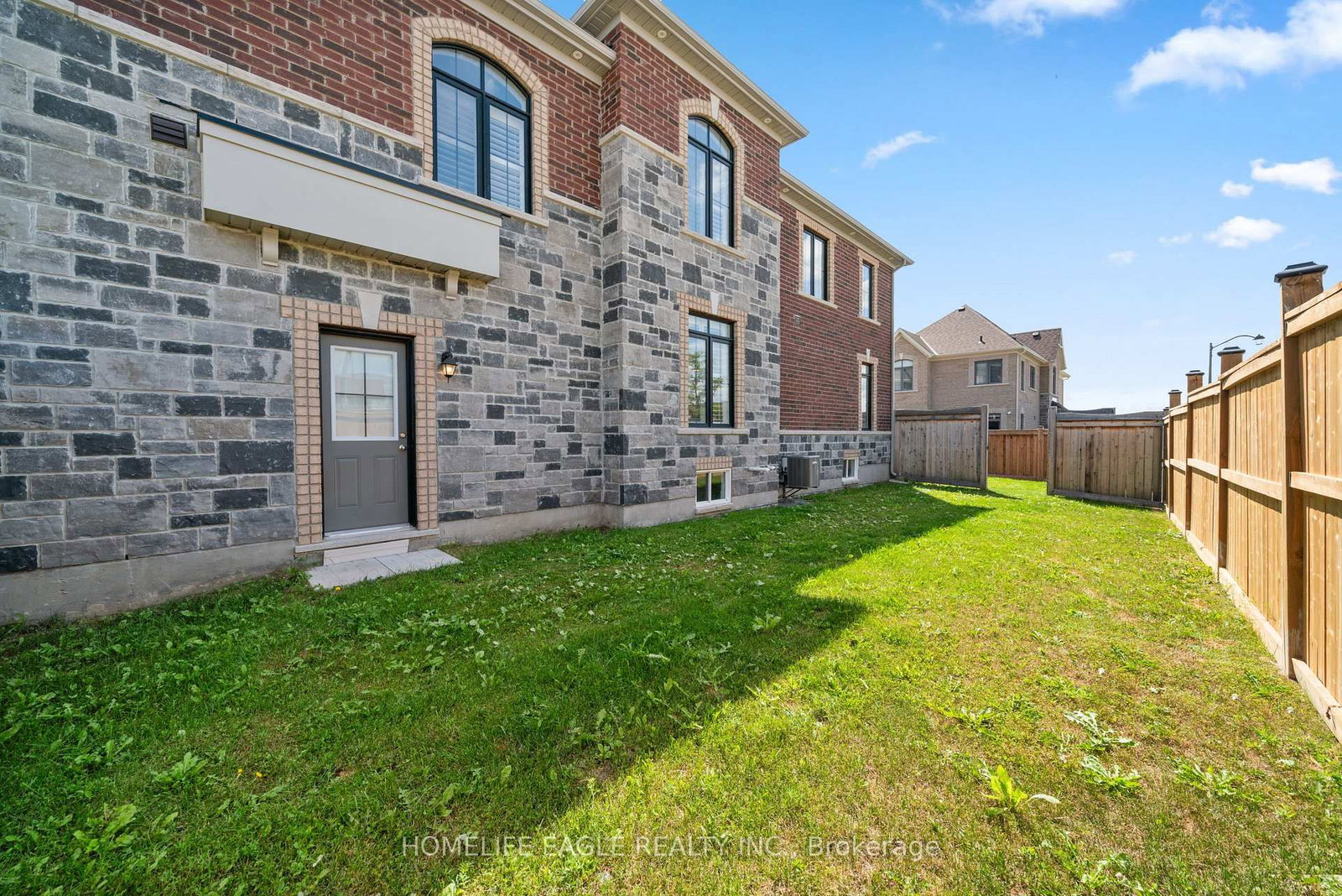 20 Viola Street • East Gwillimbury, ON photo 31