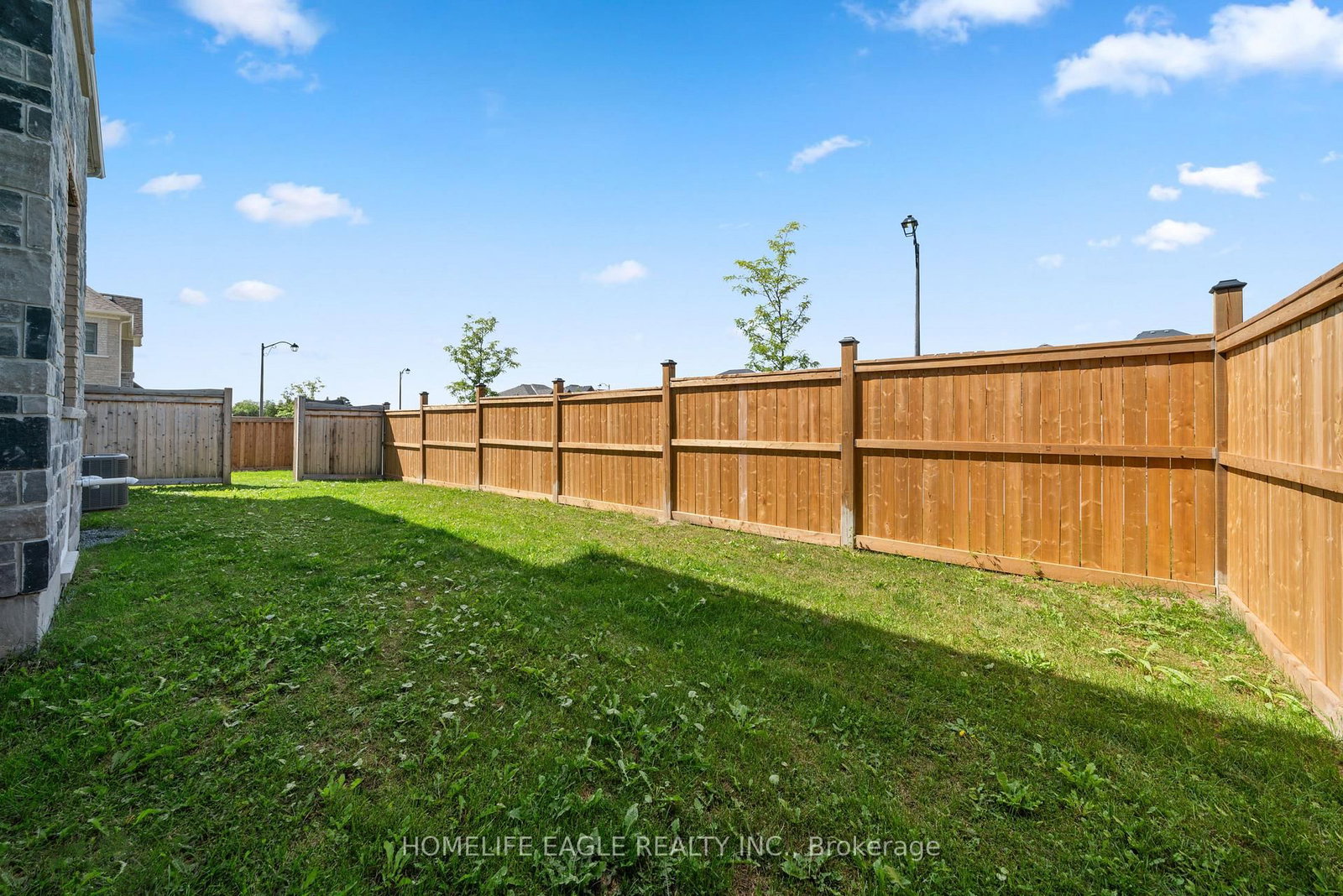 20 Viola Street • East Gwillimbury, ON photo 32